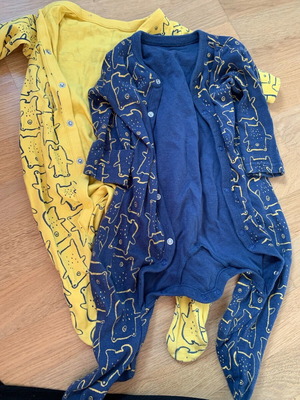 Ολόσωμα φορμάκια Mothercare σαν καινούργια, μέγεθος 9 μηνών, σετ 2 τεμαχίων
