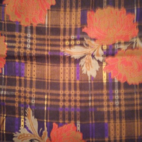 Plaid floral skirt used with waistband and back slit