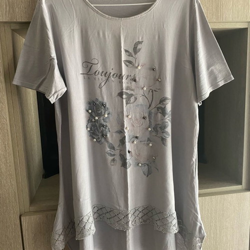Blouse with pearls and knitted detail like new, grey