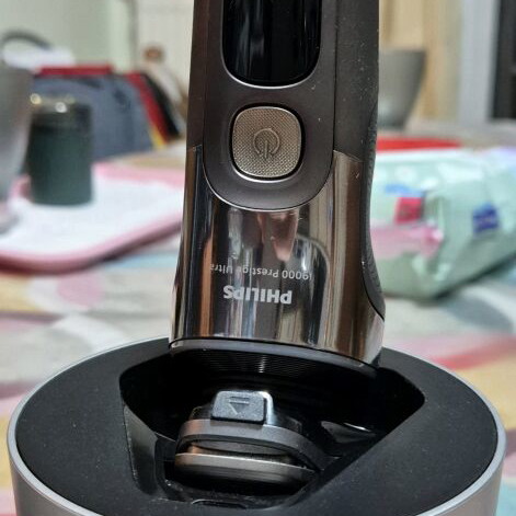 Philips i9000 Prestige XP9402/31 Rechargeable Face Shaver like new
