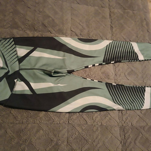 Women's leggings size large like new, green