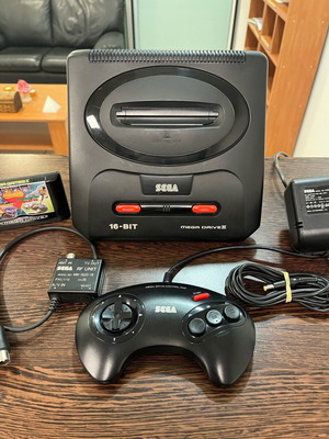 Sega Mega Drive II 16-BIT console like new complete set