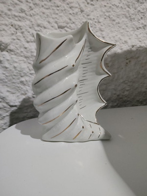 Porcelain shell vase with gold details, vintage mid-century