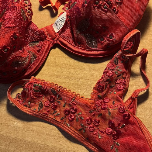 Lingerie set new, red