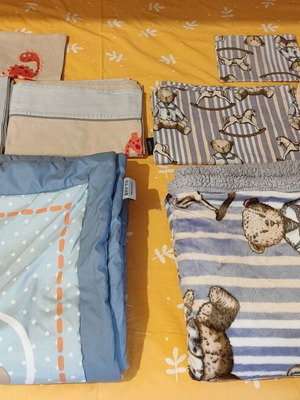 Set of blanket, duvet and crib sheets like new