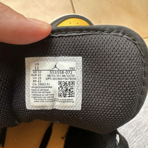 Air Jordan 1 Low sneakers black/yellow, size EU 45 / US 11