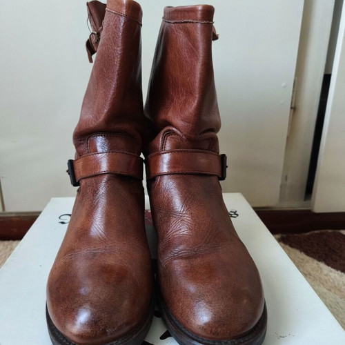 Women's brown cognac leather boots like new, size 39