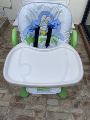 Child high chair for feeding