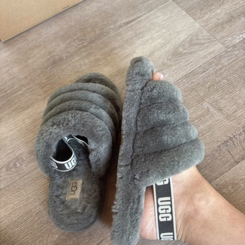 Ugg Fluff Yeah Slides Size 37 Like New, Grey