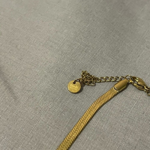 Visetti stainless steel necklace like new, snake chain with stones gold