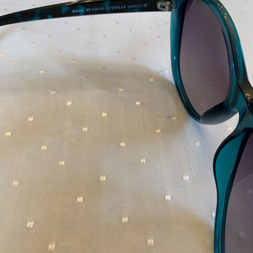 Invu women's sunglasses new, butterfly shape, black and green