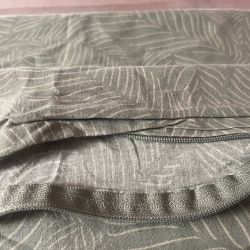 Flannel pillowcases with zipper, warm design
