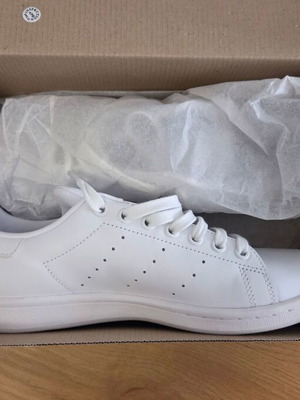 Adidas Stan Smith unisex white sneakers size 39-39.5