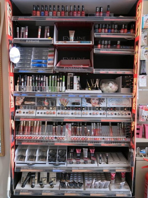 Βιτρίνα Eveline από plexyglass μεταχειρισμένη με συρτάρι