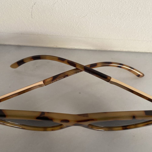 Sunglasses with tortoiseshell frame like new