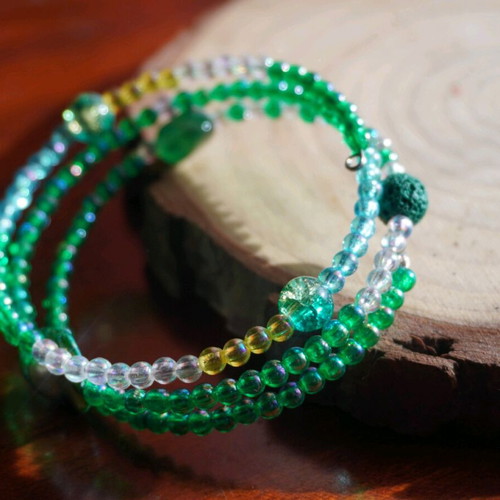 Handmade spring bracelet new with green beads