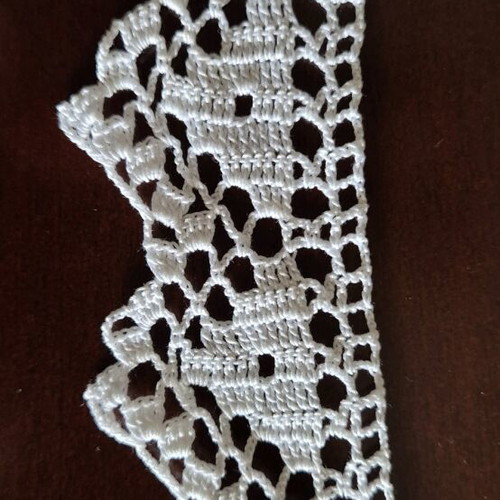 White crocheted handmade lace new 7.5m