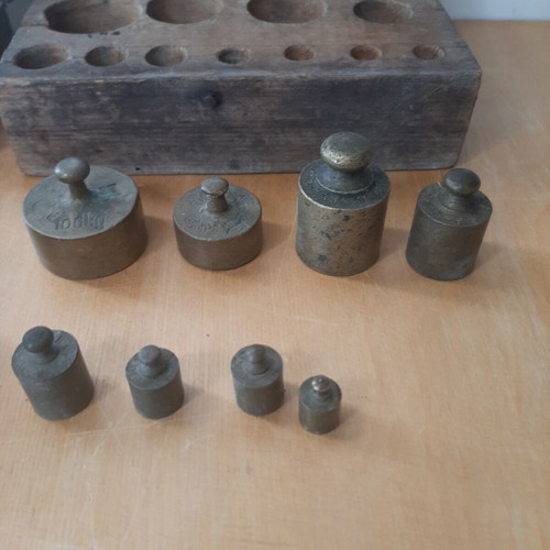 Wooden boxes with brass weights used, pack of 3, total 19 weights