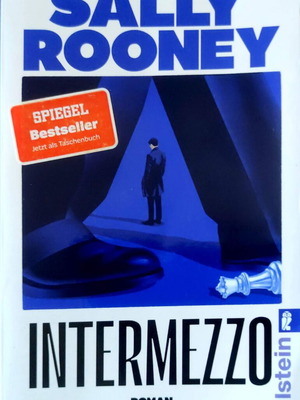 Intermezzo novel like new, German language