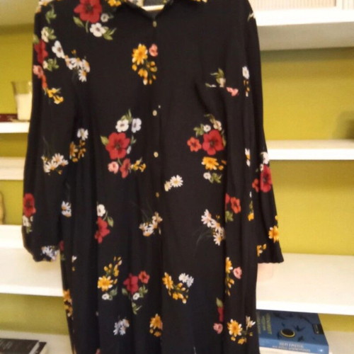 Strativarius long floral shirt like new, size L