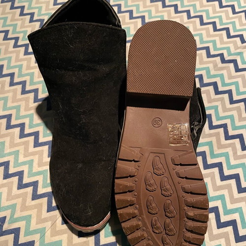Black boots shoes new size 39