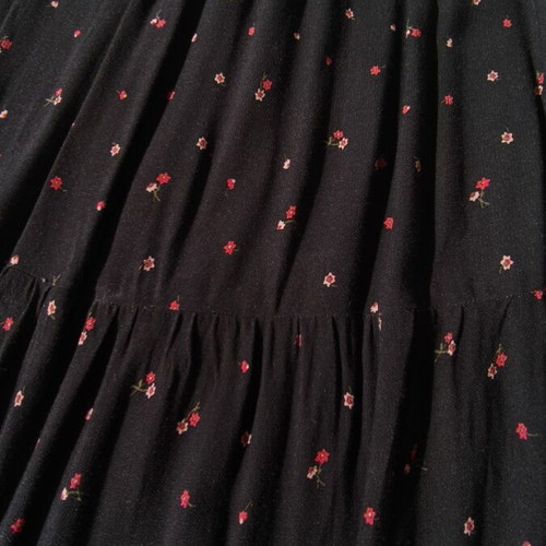 Long skirt with flowers American Eagle like new, black multicolor, size S