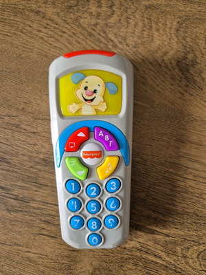 Fisher-Price Play and Learn Educational Remote like new with music and lights