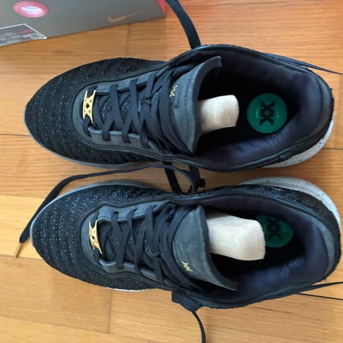 Nike LeBron XX basketball shoes size 42.5 black metallic gold