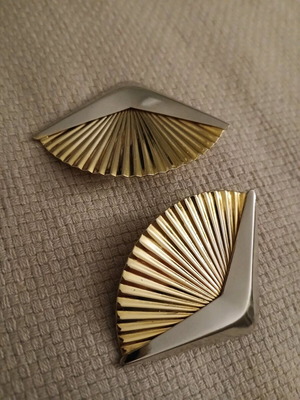Vintage fan earrings with clip like new