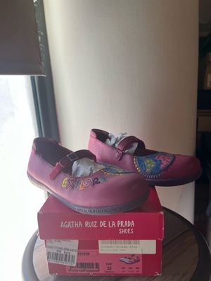 Agatha Ruiz de la Prada kids ballet shoes used, size 32, red and purple