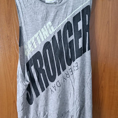 Bershka women's sports shirt like new, loose fit