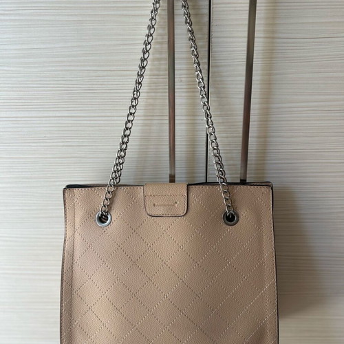 Bag to Bag shoulder bag like new, beige with chain