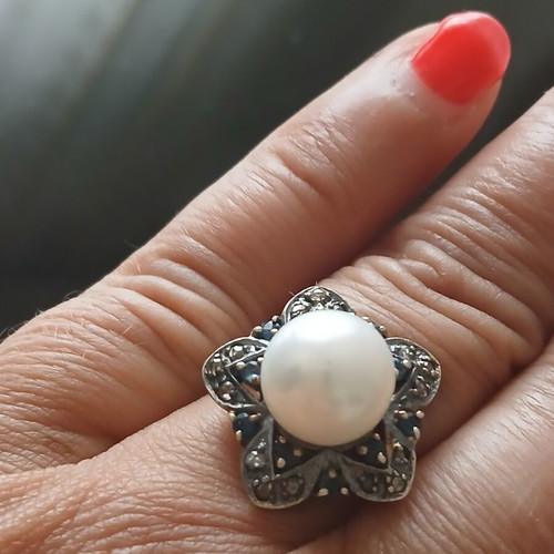Ring with 14K gold base and 925 silver, diamonds, sapphires, large pearl, like new, 17 mm