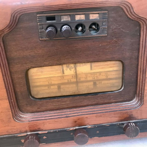 Majestic vintage radio used, wooden cabinet, 1930s-40s