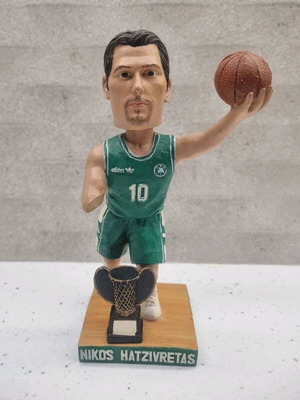 Φιγούρα μπάσκετ Παναθηναϊκού Χατζηβρέτας μεταχειρισμένη με σπασίματα