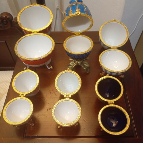 Porcelain decorative eggs collection used, set of 6
