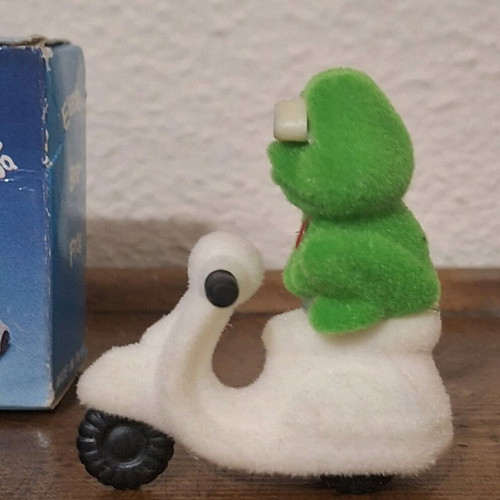 Vintage 90s plush frog with Vespa miniature used, decorative with box