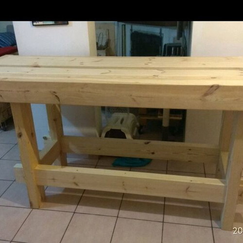 Carpenter Workbench like new, 197 cm length, adjustable support