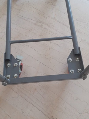 Metal trolley ZOWN like new with 4 wheels and brake