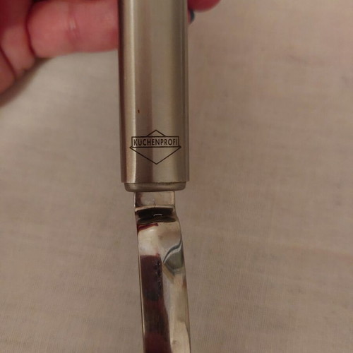 Kuchenprofi fruit and vegetable peeler and cleaner like new