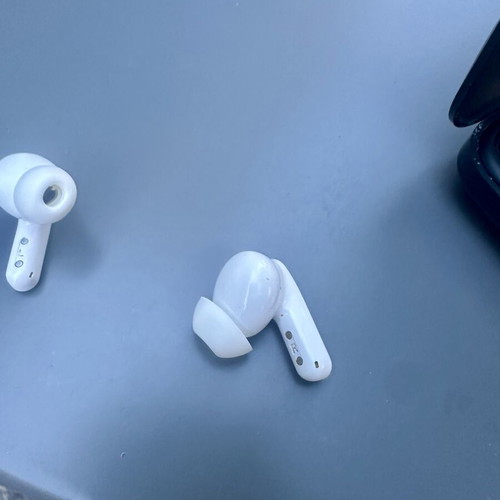 Redmi Buds 5 charging case and earbuds for repair or parts