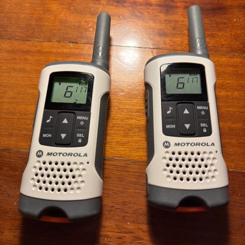 Motorola TLKR T50 walkie-talkie set used, 2 pieces