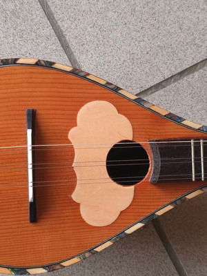 Three-stringed Tzouras new