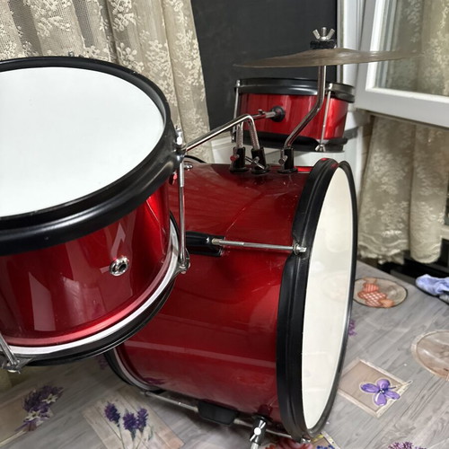 Children's drum set red, used, very good condition