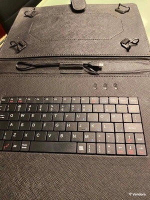 Tablet case with built-in micro USB keyboard like new