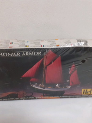 Closed model kit 1.125 Thonier Armor (Heller) new
