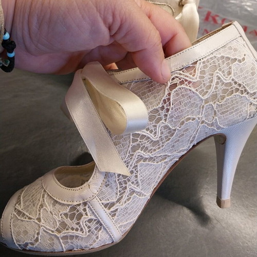 Artisti Romani peep toe pumps new, beige lace and leather