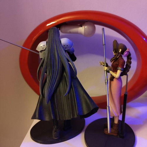 Final Fantasy VII figures used set with Cloud Strife, Tifa Lockhart, Sephiroth, Aerith