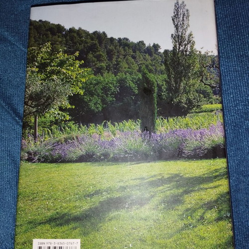 Provence Style: Landscapes, Houses, Interiors, Details (Angelika Taschen, Icons series)
