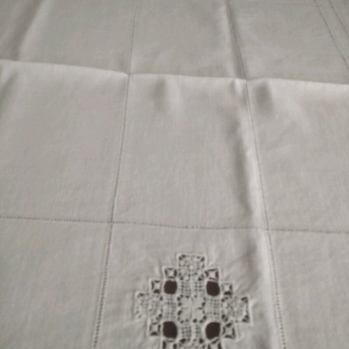 Handmade tablecloth with 6 food napkins, vintage